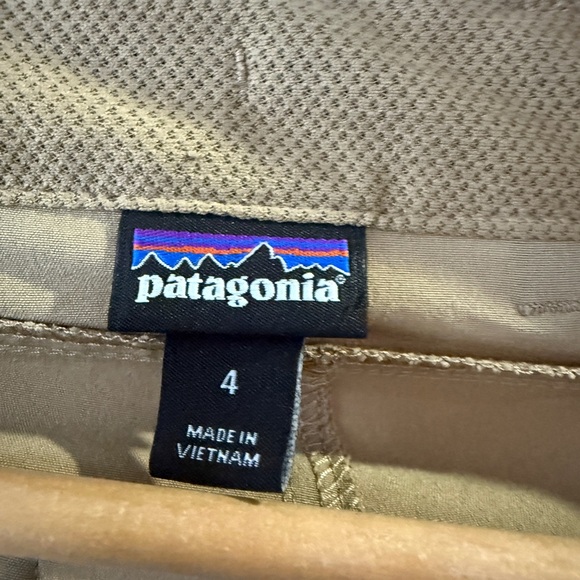 Patagonia Women’s light weight Tan Pants - Picture 4 of 6